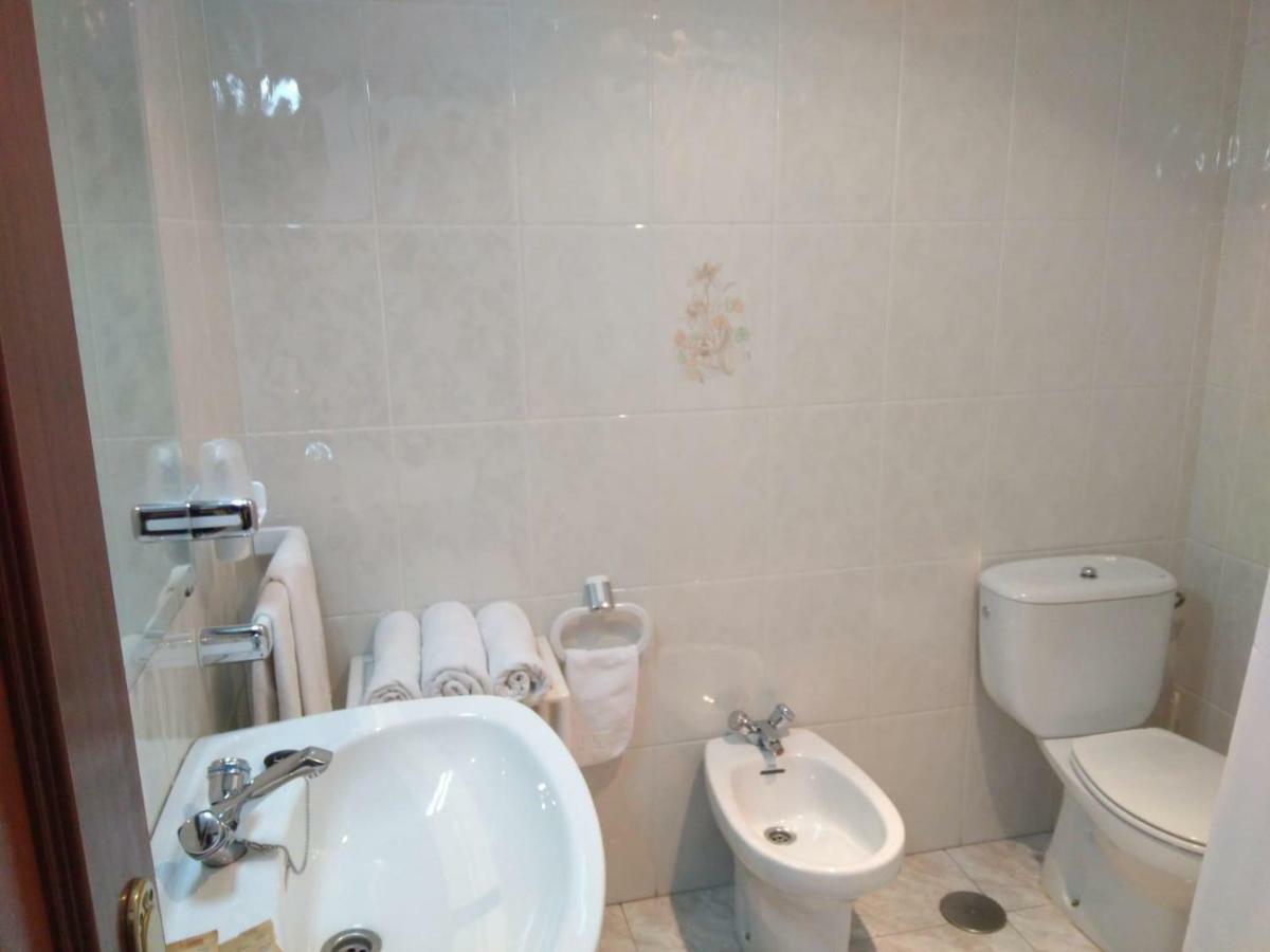 Hostal Mourelos O Grove Camera foto